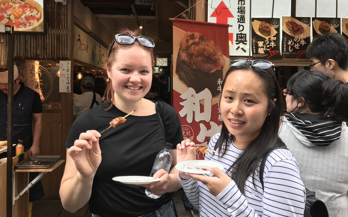 築地市場の食べ歩きツアー×寿司作りレッスン
